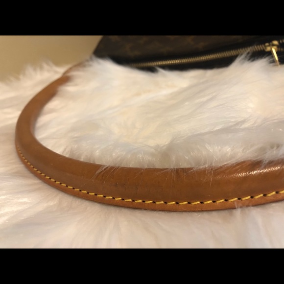 āSoldāLouis Vuitton Looping MM - Picture 3 of 9